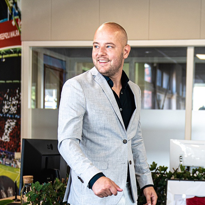 Jimmy Musters, Amazon-specialist in Almelo